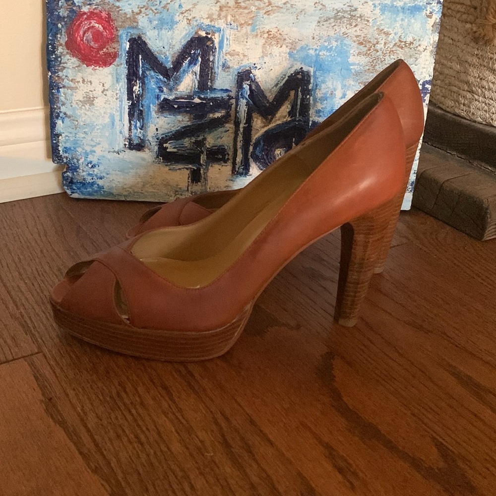 Stuart Weitzman Cognac Brown Leather Wood Stack Platform Heel Sz 8M Peep toe - Picture 14 of 14